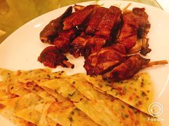 飘香樟茶鸭配黄金饼-上海小南国(国会店)