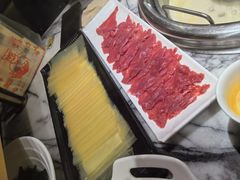 鲜切黄牛肉-鱼豆吉·豆浆鱼火锅(宜昌万达店)