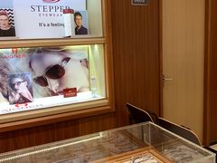-茂昌眼镜(南京东路店)