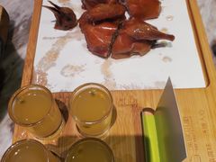 招牌红烧乳鸽-汤城小厨•粤菜•靓汤(西直门凯德MALL店)