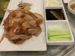 虾仁不错，焦盐鸭心，面包蟹很好吃，全聚德鸭子脆脆的香香的，没有一点腥臊味道，交通很方便的，家庭和朋友-全聚德(上海首店浦东店)