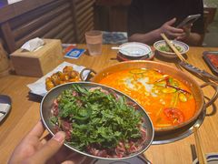 -洱火云南酸菜牛肉火锅(石景山当代商城店)