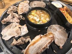 -江南猪肉商会无限续吃(弘大店)