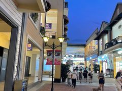 -王府井奥莱临潼小镇(临潼店)