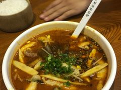 -渝是乎酸菜鱼(龙旗购物中心店)