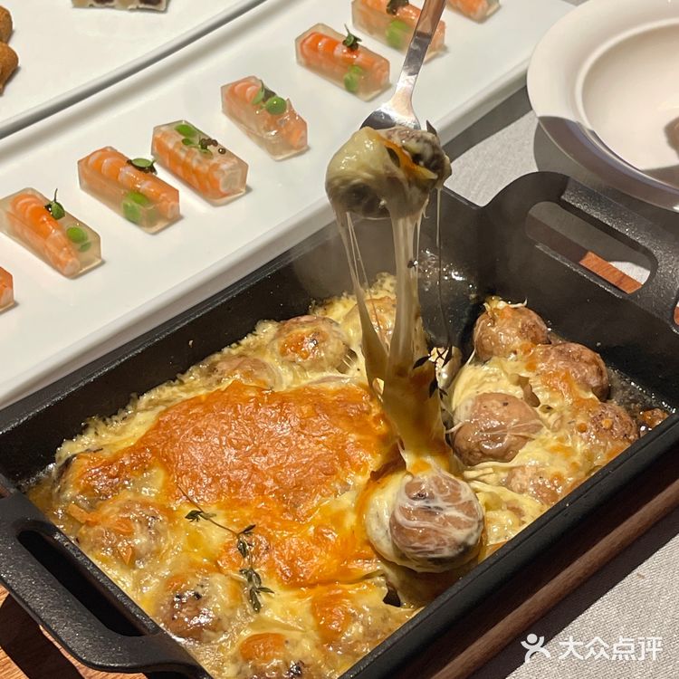 大河上下北京烤鸭终于开来珠海啦！装修风格高端别致！