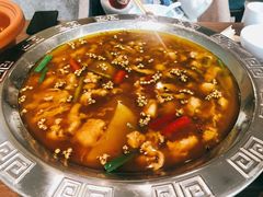 -有红鸡毛店·川菜(建设路店)