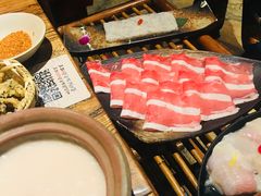 -老牌坊云南鱼豆花火锅(爱建店)