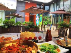 -臻鲜燕海鲜融合餐厅(金陵style店)