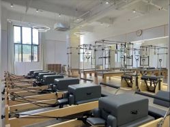 -亚太瑜伽普拉提学院