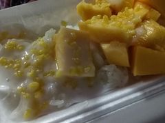 -芒果糯米饭摊子