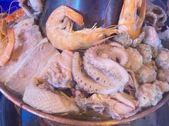 -一口猪海鲜浑锅·东北家常菜