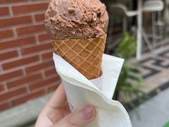 橄榄巧克力慕斯-潮一不贰·法式甜品·生日蛋糕·西式简餐(外滩店)