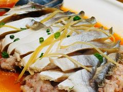 手剁梅头肉蒸鯧魚-香顺·客家菜(常平店)