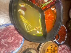 -巴卤社老火锅(财富店)