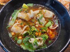 -爆炸头阿姨小四川正宗川味小吃(无任何分店)