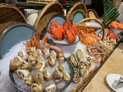 -大中华希尔顿酒店-念自助餐·嗨啤·小龙虾