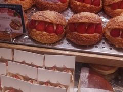 -巴黎贝甜(大宁国际商业广场店)