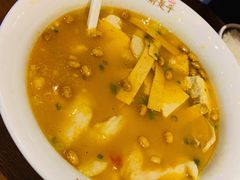 -渝是乎酸菜鱼(龙旗购物中心店)