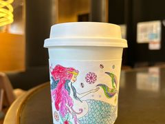 -星巴克臻选(上海虹桥新天地三店)
