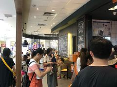 等位区-汉堡王(龙德广场店)