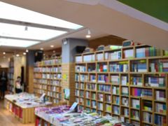 -新华书店(泉城路店)