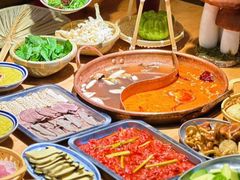 -洱火云南酸菜牛肉火锅(石景山当代商城店)