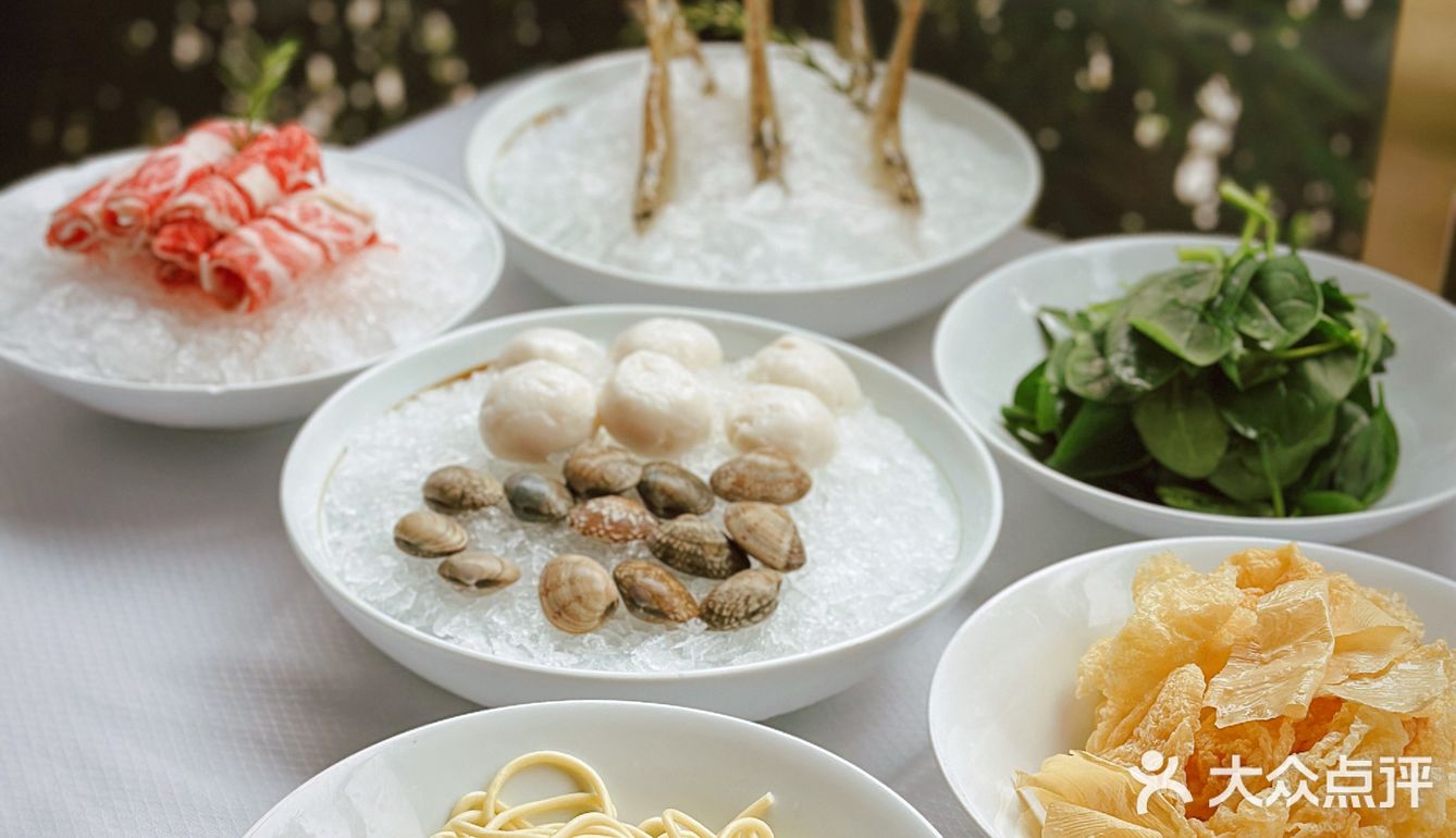 冬日大进补，药膳醉鸡煲