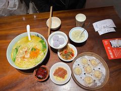 -李犟大爆鳝面·手工蟹黄包(湖滨西湖店)
