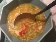 招牌小龙虾红汤泡饭-蜜桃花开·中西融合菜E&W(南长街店)