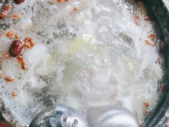 -墨脱石锅椰子鸡•香草鸭•东山羊(大东海店)