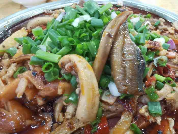 五一路余姐毛血旺-"也许历尽周折才能打探得见是成为神店的必要.