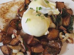 焗马铃薯块-Common Table · Brunch & Coffee