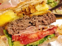 27&nbsp;牛肉汉堡-HELLO 27 意面·沙拉·帕尼尼