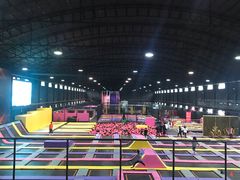 -嘿哟动霸CHUA·新潮玩运动娱乐中心·蹦床滑冰团建乐园