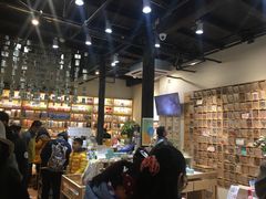 -猫的天空之城概念书店(杭州南宋御街店)