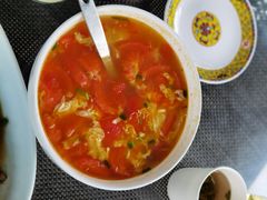 -亮河湾山庄