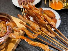 -何妹湿辣牛肉·粤式烧烤砂煲(桂雅路店)