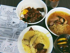 猪颈肉芝士捞公仔面-新记餐厅(香槟大厦店)