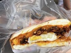 -清真马乐贝腊牛肉蛋黄菜夹馍(马蓉洒金桥店)