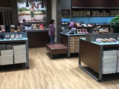 -UGG(燕莎奥特莱斯购物中心店)