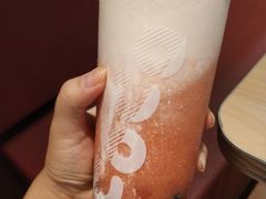 奶霜草莓果茶-CoCo都可(茂业深南店)