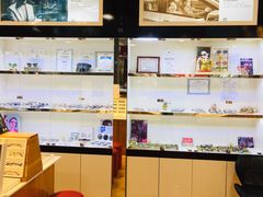 -MiRi眼镜连锁·蔡司·尼康控优点合作店(莘庄店)