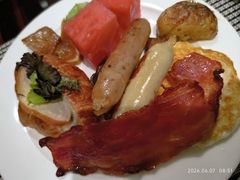 -广州万富希尔顿酒店·感趣自助餐厅·金秋蟹宴生蚝海鲜刺身烧烤