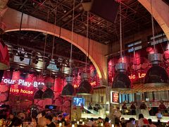 -FOUR PLAY BAR
