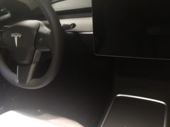-TESLA 特斯拉(上海太古汇体验店)