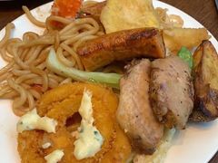 -松山湖凯悦酒店·Café自助餐厅·周末火舞秀表演