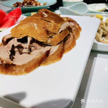 「董魯烤鴨(亚泰新动力店)」团购的套餐，刚好里面的菜