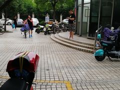 -虹桥河滨花园会所游泳馆