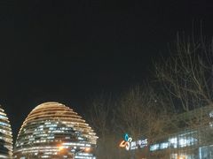 -新荟城购物中心-停车场